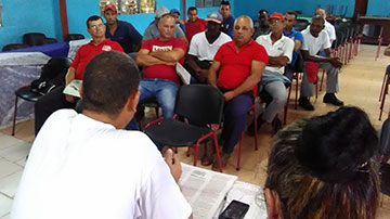 Trabajadores debaten Proyecto de Constitución