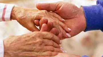 Manos de una anciana