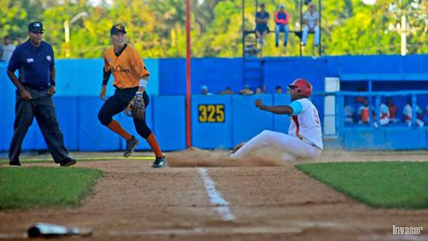 Juego de béisbol