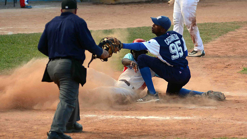 Juego de béisbol