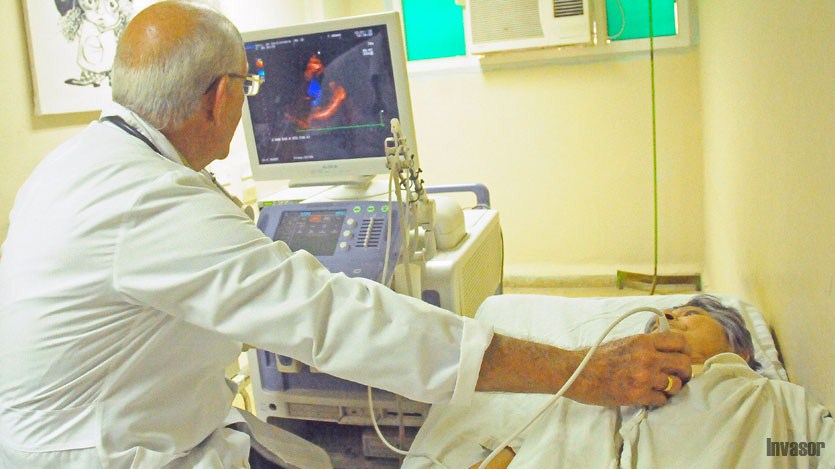 Médico con paciente
