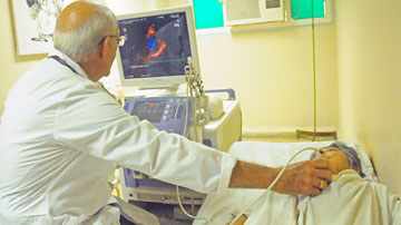 Médico con paciente