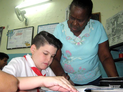 Maestra y alumno