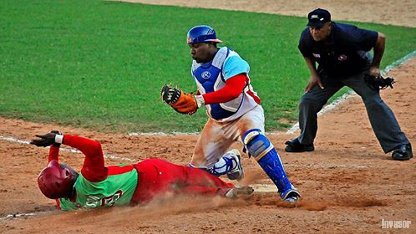 Juego de béisbol