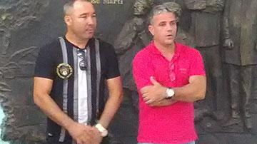 Dos hombres médicos