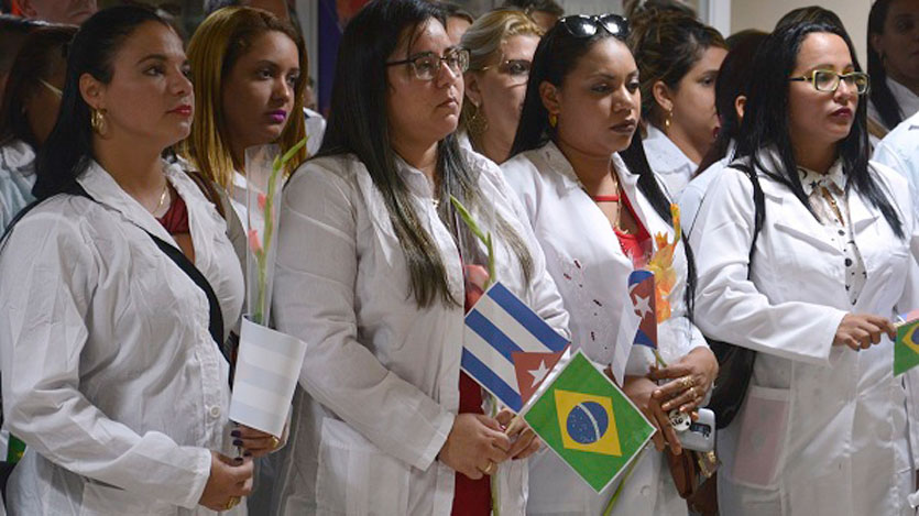 Médicos cubanos