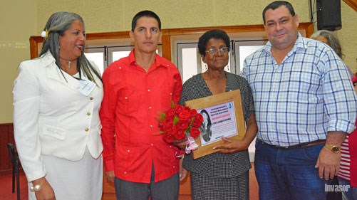 Reconocimiento a Elvira Junquera