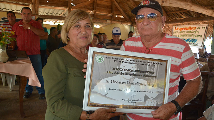 Cañeros reciben reconocimientos