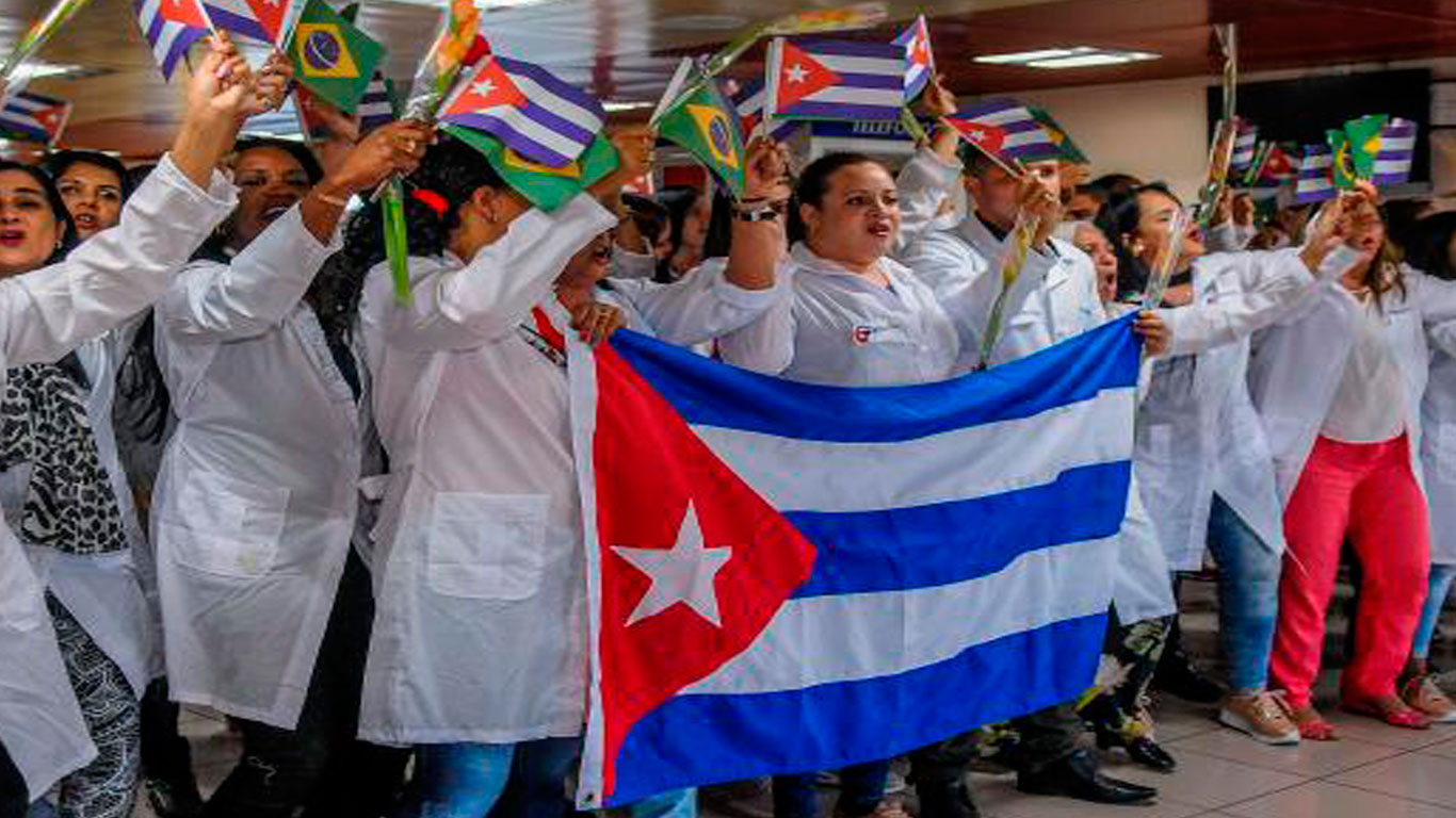 Médicos cubanos