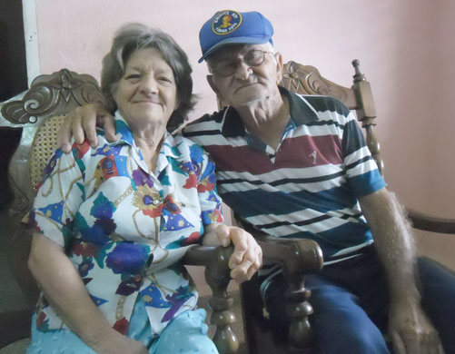 Abuelos sentados