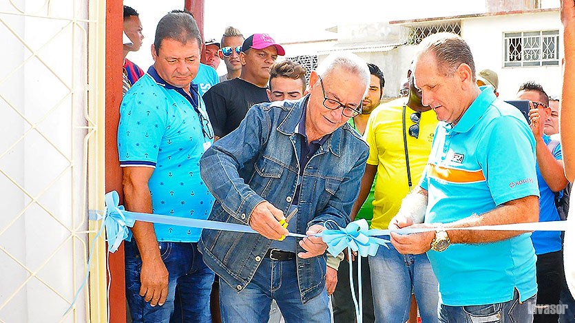 Inauguración muestra colombofila