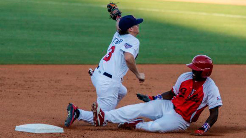 Juego de béisbol