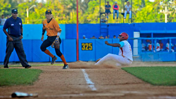 Juego de béisbol