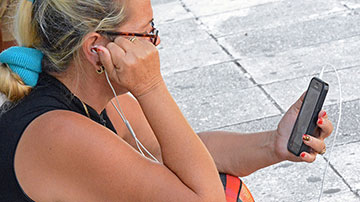 Mujer comunicándose