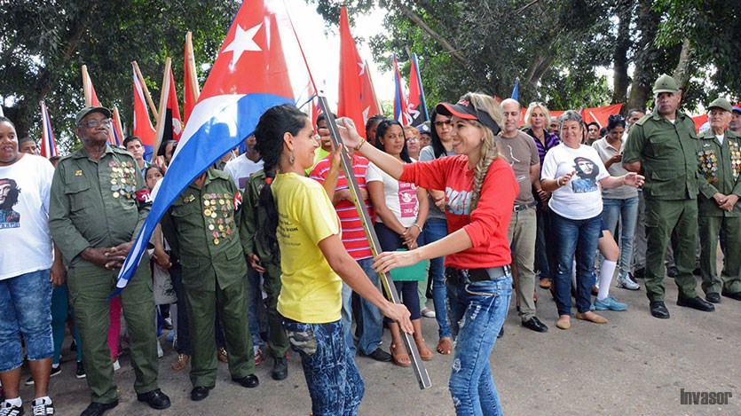 Personas con banderas
