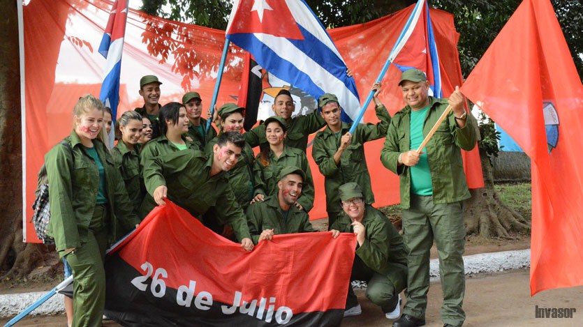 personas con banderas