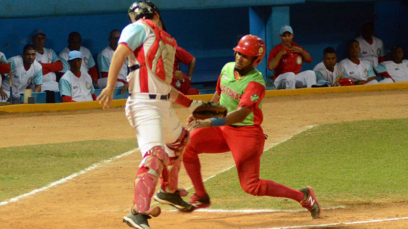 Juego de béisbol