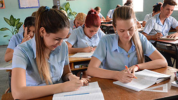 Estudiantes avileños