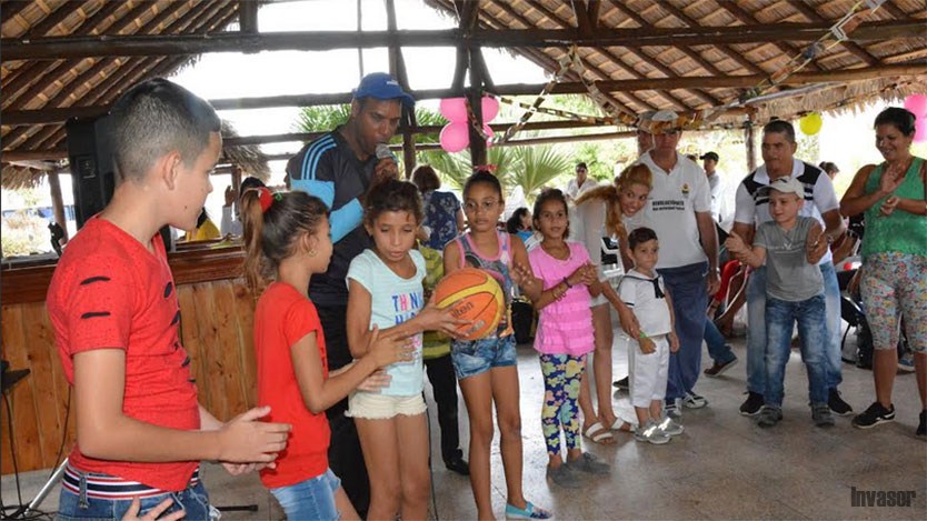 Niños jugando