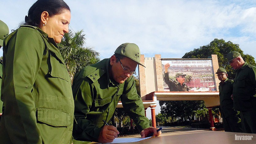Firman combatientes