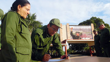 Firman combatientes