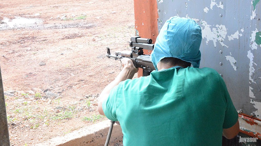 Hombre con arma