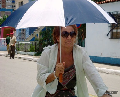 Mujer con sombrilla