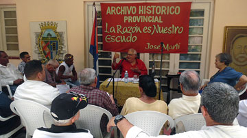 Personas reunidas