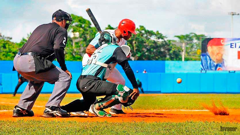 Juego de béisbol