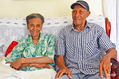Claudio y esposa