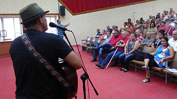 Cantante Yoan Zamora