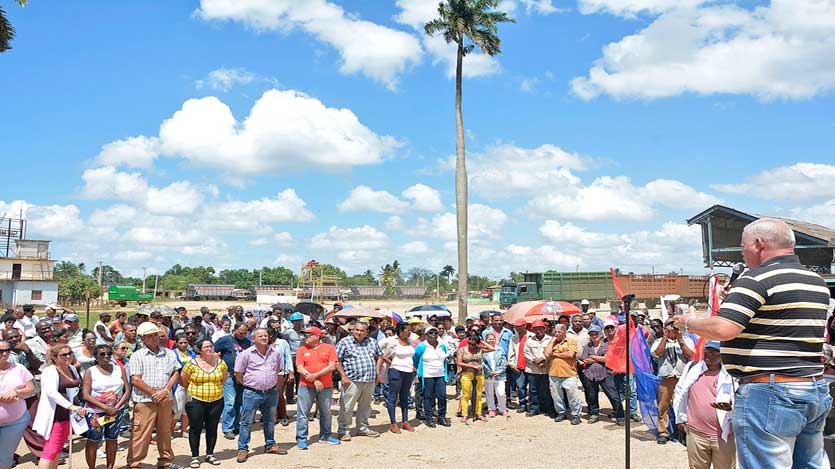Primero de Enero cumple la zafra azucarera