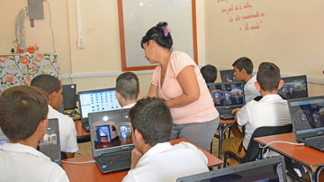Estudiantes en el aula 