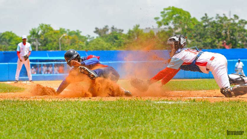 Juego de béisbol