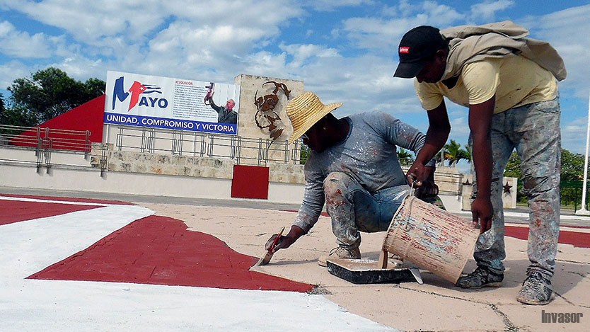 Hombres pintando