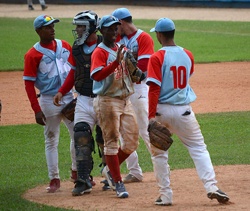 Juego de béisbol