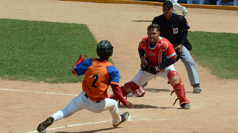 Juego de béisbol