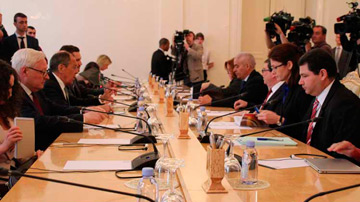 Serguei Lavrov se reunió en Moscú cubano, Bruno Rodríguez 