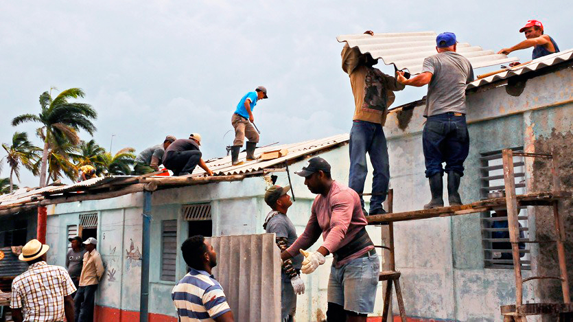 Personas trabajando