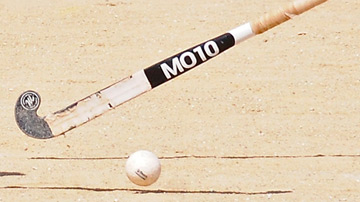 Palo y pelota de hockey