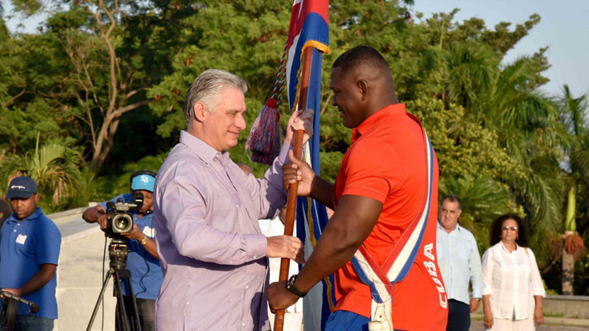 Abanderamiento a deportistasAbanderamiento a deportistas