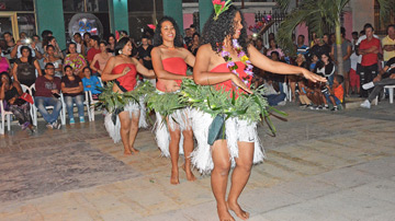 Mujeres bailando