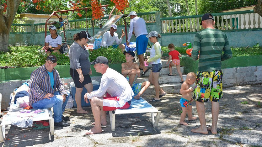 Familia disfruta del verano