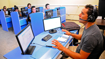 Profesor con alumnos