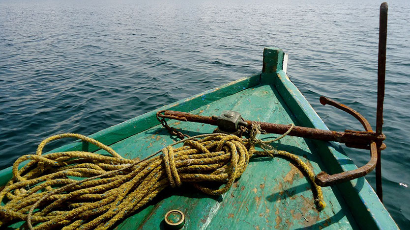 barco en el mar