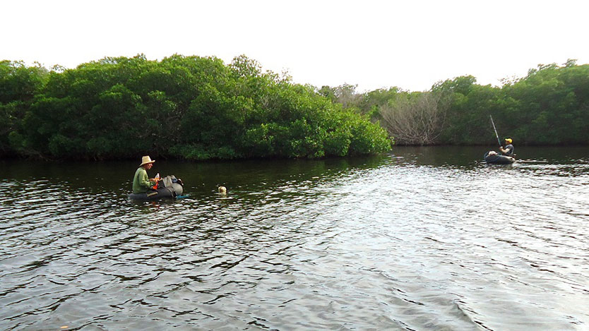 hombres pescando