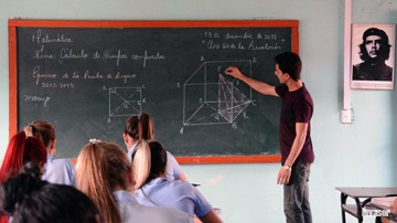 Maestras con alumnos