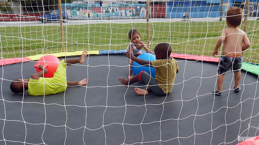 Niños jugando
