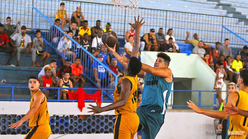 Juego de baloncesto