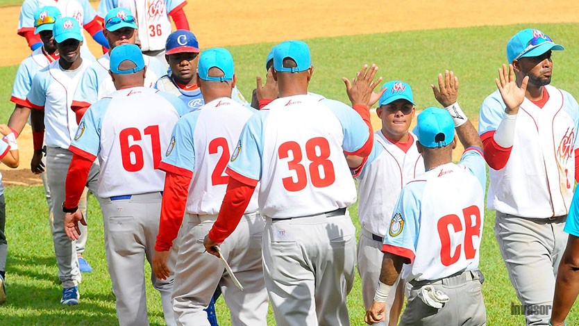 Juego de béisbol